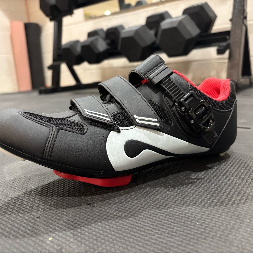 Men’s Peloton Cycling Shoes (US 10.5, EU 44) Like New